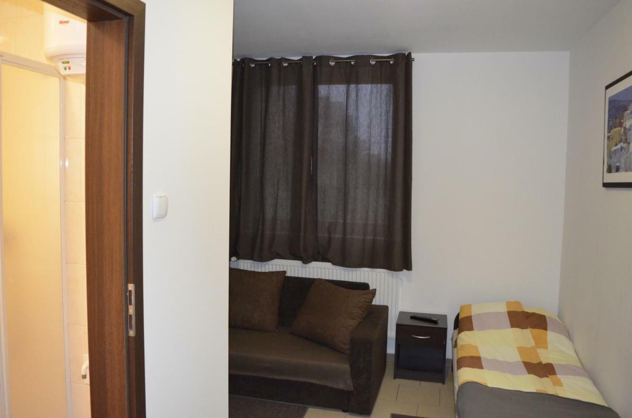 Noclegi U Adama Kajetany Exterior photo