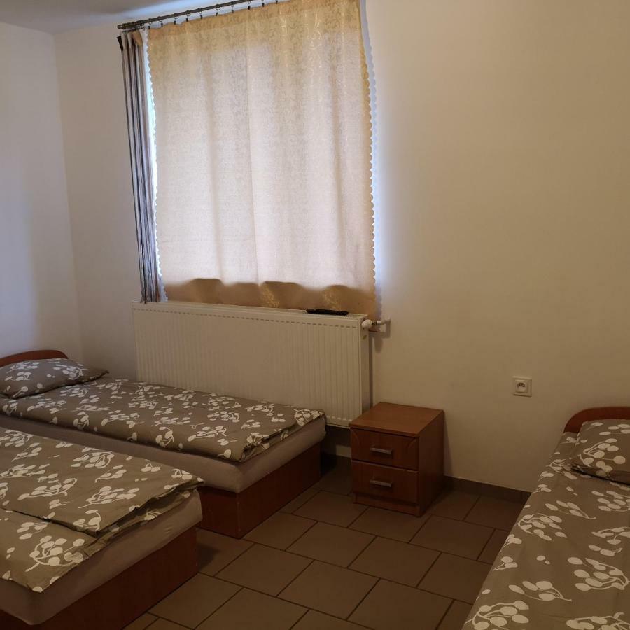 Noclegi U Adama Kajetany Exterior photo